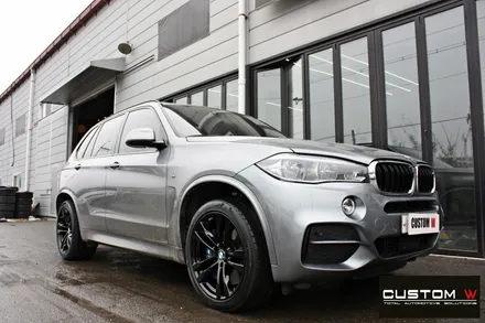 BMW X5 50d 약품 박리, 휠 상처 수리 후 블랙유광 휠도색 / 용인 처인구