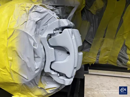 부식도 제거하고...BMW G20 320i 휠수리 후 블랙유광 휠도색 + 블루 캘리퍼 도색 / 용인 처인구