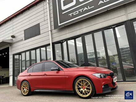 BMW F30 330i Apex EC-7 19인치 휠수리 후 페라리 골드 휠도색 / 용인 처인구