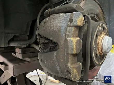 벤츠 GLK220 휠수리 후 블랙유광 휠도색 + 부식 제거 후 레드 캘리퍼 도색 / 용인 처인구