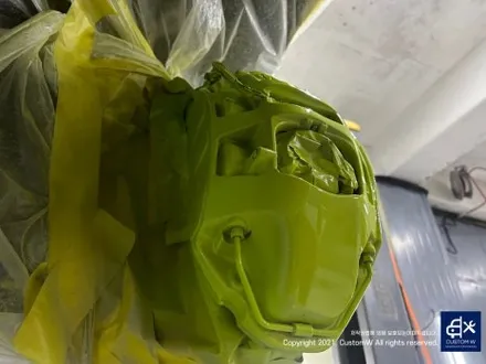제발 이렇게 좀 작업하지 마세요... 아우디 이트론 휠 수리 도색 불량 기존 도막 제거 약품 박리 후, 블랙 유광 휠도색 그리고 애시드 그린 형광 캘리퍼 도색까지. / 용인 처인구
