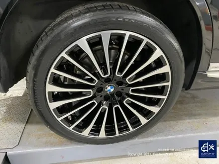 BMW X7 40i 22인치 블랙 폴리시 (블랙 휠도색 + 스포크 전면부 다이아몬드 커팅 가공 블랙 투톤 휠) 세차 관리 유지 보수 관리 용이함 그리고 멋짐 폭발 효과까지_! / 용인 처인구