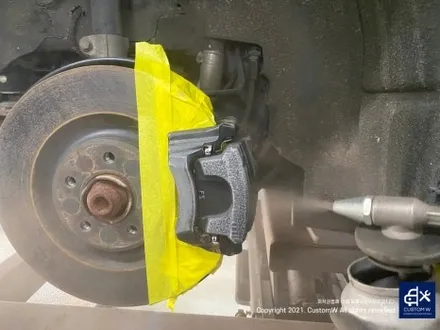 아우디 인증 중고차 상품화 작업  A8L(롱바디)  55TFSI CNC 다이아몬드 커팅 가공을 이용한 블랙 폴리시 휠 커스텀 도색 작업 그리고 블랙 캘리퍼 도색 작업까지_! / 용인 처인구