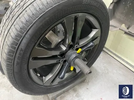 벤츠 GLA200 타 업체 휠수리 도색 불량 재작업 / 약품 박리 (페인트 제거) 후, 건메탈 그레이 휠도색 + 부식 제거 후, 블랙 캘리퍼도색 / 용인 처인구
