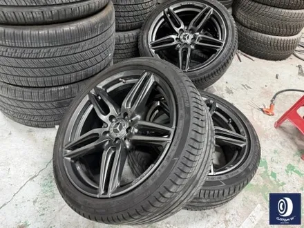 벤츠 W213 E300 AMG 라인 19인치 휠 상처 수리 후, 건메탈 그레이 휠 도색 / 용인 처인구