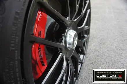 메르세데스 벤츠 C63 AMG 더욱 강렬하게 블랙유광 휠도색, 레드 캘리퍼도색. / 용인 처인구