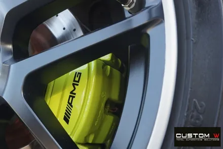 벤츠 GLE63AMG 잘 못된 휠수리 도색 이력이 있는 휠 박리 후 투톤 휠도색  재작업 ,  애시드 그린 (형광) 캘리퍼도색. / 용인 처인구