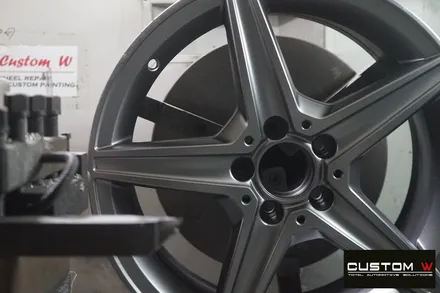 벤츠 C200 AMG 라인 다이아몬드 컷팅 휠 상처 수리 후, 휠 복원 그리고 레드 캘리퍼 도색 작업까지.! / 용인 처인구