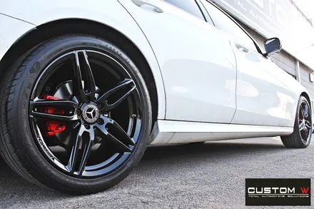 벤츠 E300 AMG LINE 블랙유광 휠 도색 + 레드 캘리퍼 도색 / 용인 처인구