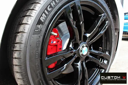 BMW 320i M패키지 블랙유광 휠도색 + 허브 방청 레드 캘리퍼 도색 / 용인 처인구