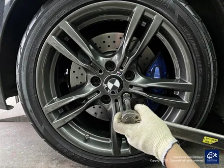 BMW F30 330i 휠수리 후 건메탈 유광 휠도색 / 용인 처인구