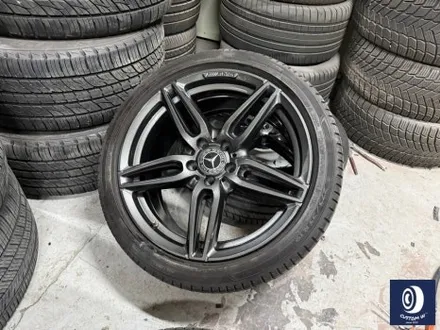 벤츠 W213 E300 AMG 라인 19인치 휠 상처 수리 후, 건메탈 그레이 휠 도색 / 용인 처인구