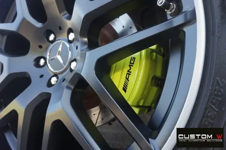 벤츠 GLE63AMG 잘 못된 휠수리 도색 이력이 있는 휠 박리 후 투톤 휠도색  재작업 ,  애시드 그린 (형광) 캘리퍼도색. / 용인 처인구