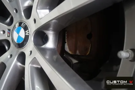 BMW X6 휠 상처 수리 후, 블랙 유광 휠도색, 부식 녹 제거 후, 캘리퍼 도색. / 용인 처인구