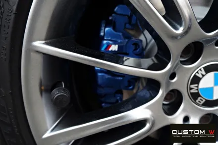 BMW E90 320d 고스트크롬 휠도색, 부식 심했던 캘리퍼는 블루 컬러로 상큼하게 도색 / 용인 처인구