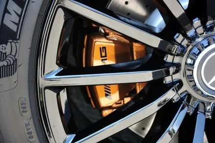 벤츠 GT43 AMG 블랙유광 휠도색 + 카본 세라믹 골드 캘리퍼 도색 / 용인 처인구