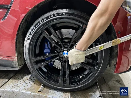 BMW M4 437M 휠수리 후 블랙 유광 휠도색 / 용인 처인구