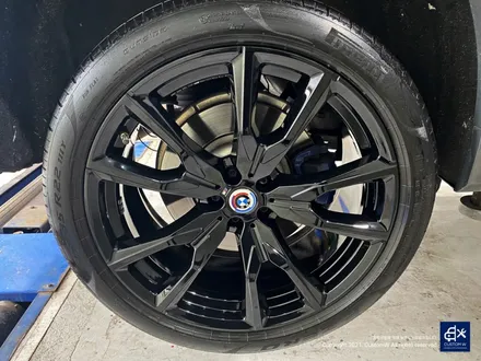 BMW X7 755M 휠수리 후 블랙유광 휠도색 / 용인 처인구