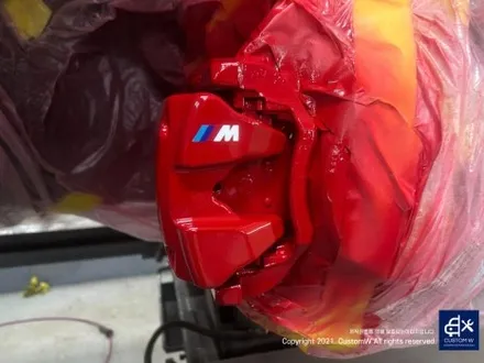 BMW G30 520D 휠 상처 수리 후, 유광 블랙 휠도색 그리고 레드 캘리퍼 도색 작업까지_! / 용인 처인구