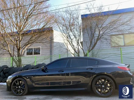 BMW M850i 895M 하이그로시 블랙 (검정 유광) 휠도색 / 용인 처인구