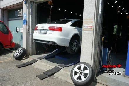 아우디 A6 19인치 일명 삼지창 휠 상처수리 후 고스트크롬 휠도색. / 용인 처인구