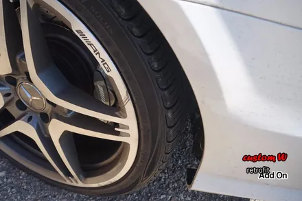 벤츠 CLS63AMG 상처난 휠수리 후 블랙유광 휠도색과 강렬한 레드 캘리퍼도색. / 용인 처인구