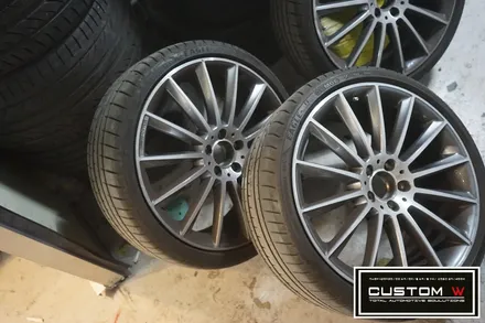 벤츠 W205 C250d 블랙유광 휠도색, 레드 캘리퍼도색. / 용인 처인구