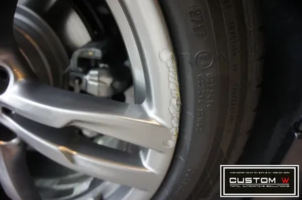 F30 BMW 320I 휠수리 후 블랙유광 휠도색, 레드 캘리퍼도색. / 용인 처인구