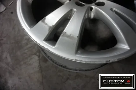 벤츠 W204 C200 휠상처 수리 후, 하이퍼 실버 휠도색 / 용인 처인구
