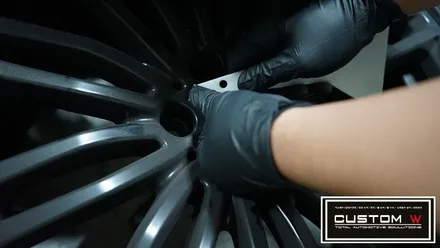 BMW G30 530d 맷블랙 휠을 블랙유광 휠도색으로 새롭게 만들어드렸습니다. / 용인 처인구