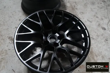 포르쉐 마칸 S 20인치 RS 스파이더 휠 상처 수리 후,  무광 블랙 ( 맷블랙 / JET BLACK)  그리고 레드 캘리퍼 도색 작업 까지.! / 용인 처인구
