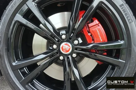 재규어 극강의 F 타입 (F-TYPE) SVR  컨버터블  휠 상처 수리후, 블랙유광 휠도색. / 용인 처인구