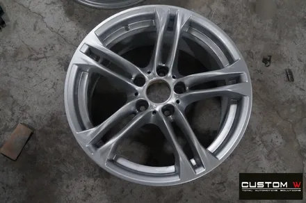 BMW F10 520D M 에어로 다이나믹 프로 에디션 휠 상처 수리, 블랙유광 휠도색 + 부식 녹 제거 후, 캘리퍼 도색. / 용인 처인구