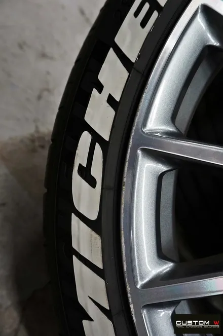 벤츠 GT43 AMG 휠 상처 수리 후 블랙유광 휠도색, 카본 세라믹 캘리퍼 도색 / 용인 처인구