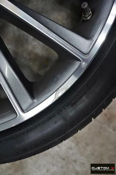 벤츠 C220d 휠 상처 수리 후 블랙유광 휠도색 / 용인 처인구