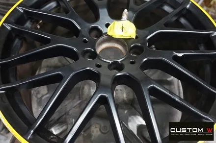 벤츠 CLA45 AMG 50주년 에디션 휠 상처 수리 후 무광블랙옐로우 투톤휠 복원 / 용인 처인구