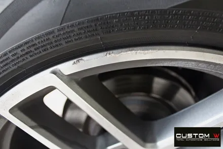 벤츠 GLE350d 쿠페 휠 상처 수리 후 블랙유광 휠도색 + 카본 세라믹 골드 캘리퍼 도색 / 용인 처인구