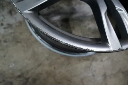 BMW F30 320d 휠 상처 수리 후 블랙유광 휠도색 + M 퍼포먼스 블루 캘리퍼 도색 / 용인 처인구