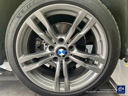 휠, 캘리퍼 모두 새 옷을 입히자! BMW 320i 휠수리 후 블랙유광 휠도색 + 블루 캘리퍼 도색 / 용인 처인구