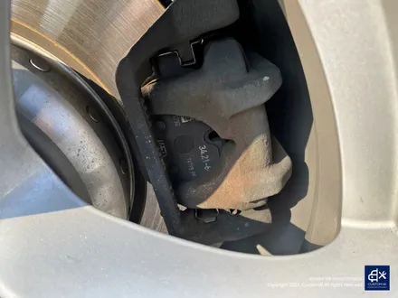 BMW F10 530d 박리 후 블랙유광 휠도색 + 분진 제거 후 블루 캘리퍼 도색 / 용인 처인구