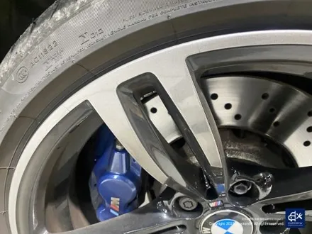 BMW F83 M4 컨버터블 437M 박리 후 블랙유광 휠도색 / 용인 처인구