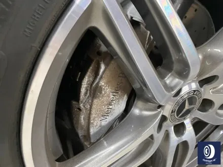 벤츠 W213 E300 엄청난 부식_! 제거 후, 레드 캘리퍼 도색 / 난관을 해결하고 성취감과 뿌듯함을 주셔서 감사합니다 /이제는 부식 걱정 없어요~: -) / 용인 처인구
