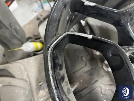 람보르기니 우라칸 LP610 조수석 앞 휠 상처 수리 후, 하이그로시 블랙 휠 복원 도색 / 용인 처인구