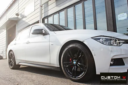 기존 고객님 BMW F30 320i 휠 상처 수리 후 블랙유광 휠도색 + 부식 제거 후 레드 캘리퍼 도색 / 용인 처인구