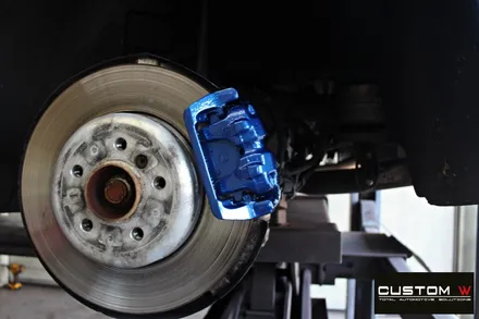 BMW 640d 휠 상처 수리 후 블랙유광 휠도색 + 블루 캘리퍼 도색 / 용인 처인구