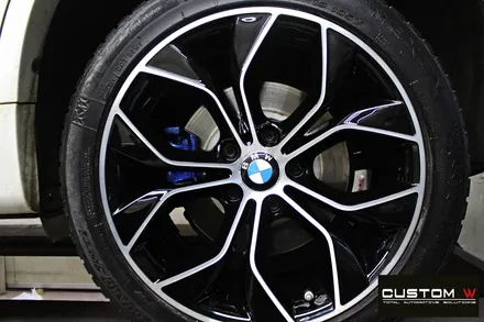 BMW X4 휠 상처 수리 후 다이아몬드 컷팅 블랙 폴리시 휠 + 블루 캘리퍼 도색 / 용인 처인구