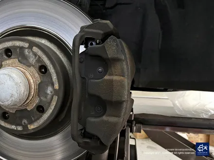 벤츠 GLK220 휠수리 후 블랙유광 휠도색 + 부식 제거 후 레드 캘리퍼 도색 / 용인 처인구