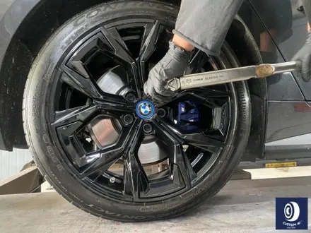 BMW I4 M40 860M 블랙 유광 휠도색 ( feat. 휠에 장착되어 있는 플라스틱 커버 20개도 함께  검정 유광 도색) / 용인 처인구