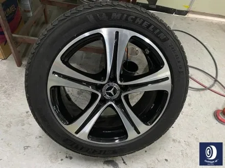 벤츠 W213 E300 18인치 휠 상처 수리 후, 다이아몬드 커팅 가공을 이용한 블랙 폴리시 휠 만들기_! / 용인 처인구