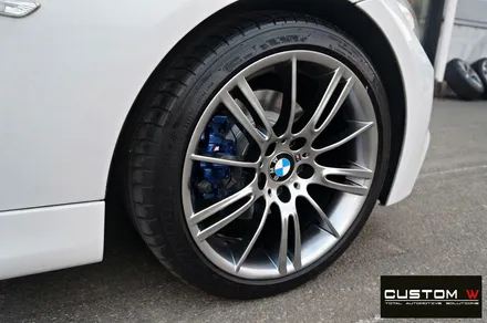 BMW E90 320d 고스트크롬 휠도색, 부식 심했던 캘리퍼는 블루 컬러로 상큼하게 도색 / 용인 처인구